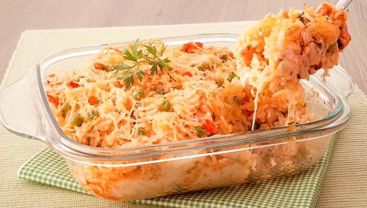 Arroz de Forno com Frango Desfiado