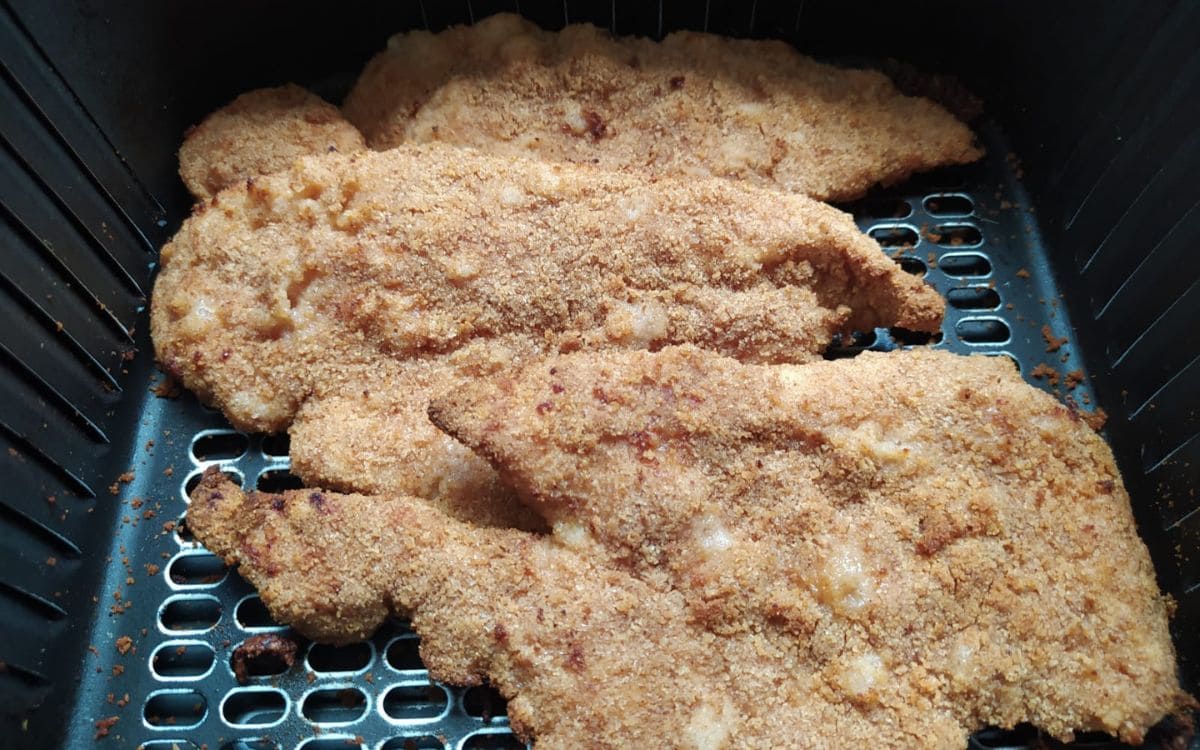 Bifes de Frango Empanados na Air Fryer