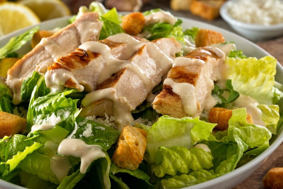 A melhor Salada Caesar com Frango